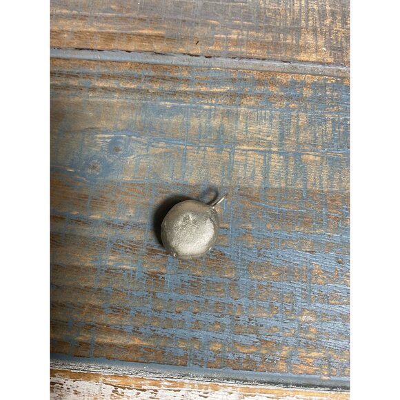 Round Silver Tone Pendant Charm With Letter P Design - Picture 4 of 4